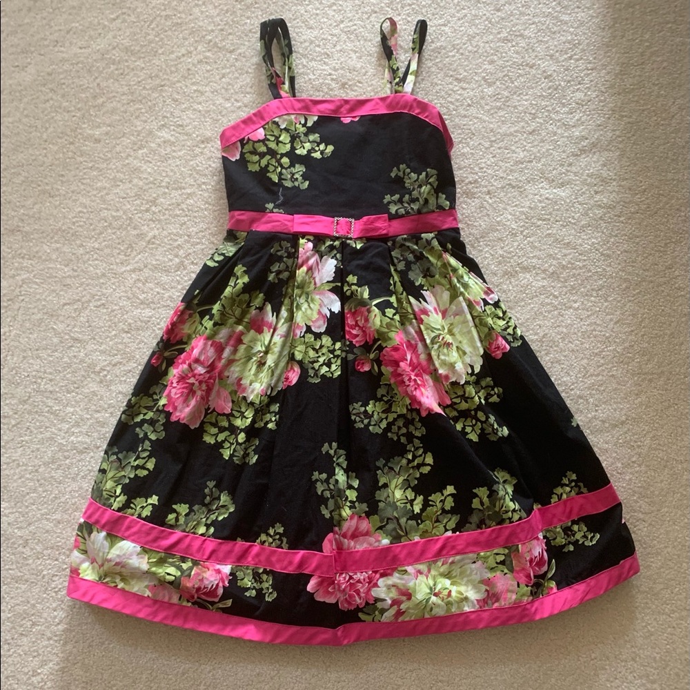 Jenny and Me girls size 12 beautiful floral dress with tulle slip underneath.